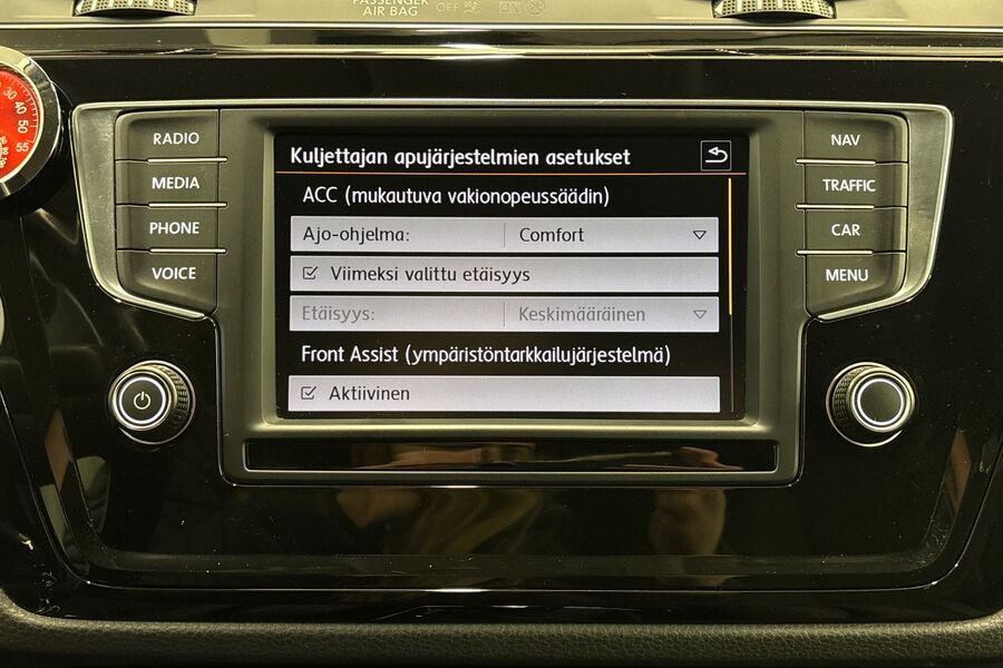 Volkswagen Touran vaihtoauto