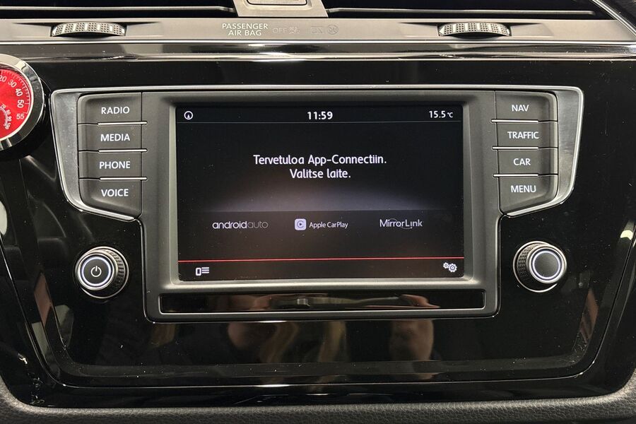 Volkswagen Touran vaihtoauto