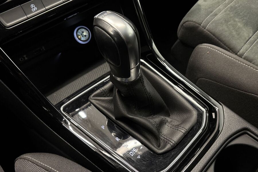 Volkswagen Touran vaihtoauto