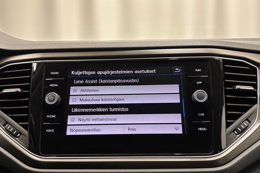 Volkswagen T-Roc vaihtoauto