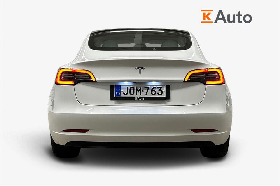 Tesla Model 3 vaihtoauto