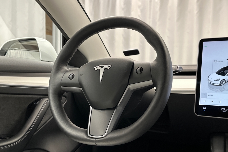 Tesla Model 3 vaihtoauto