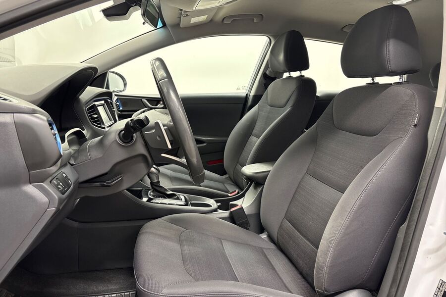 Hyundai IONIQ hybrid vaihtoauto