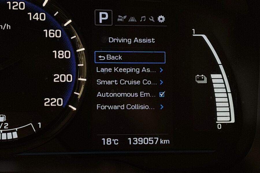 Hyundai IONIQ hybrid vaihtoauto