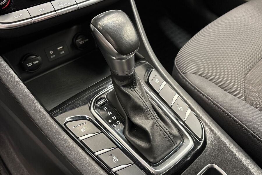 Hyundai IONIQ hybrid vaihtoauto