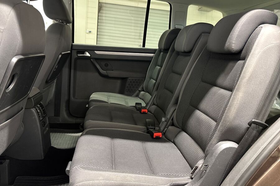 Volkswagen Touran vaihtoauto