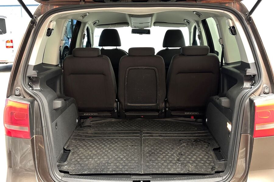 Volkswagen Touran vaihtoauto