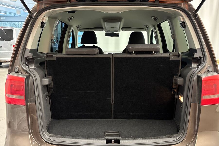 Volkswagen Touran vaihtoauto