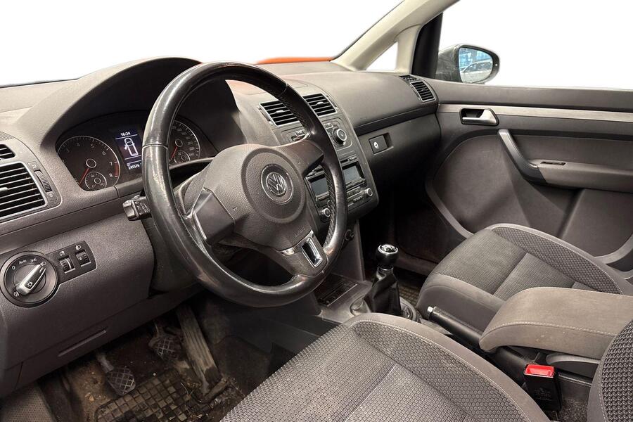 Volkswagen Touran vaihtoauto