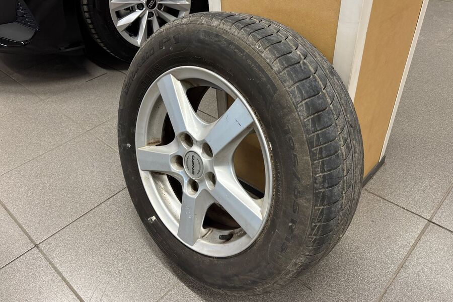 Volkswagen Caddy Maxi vaihtoauto