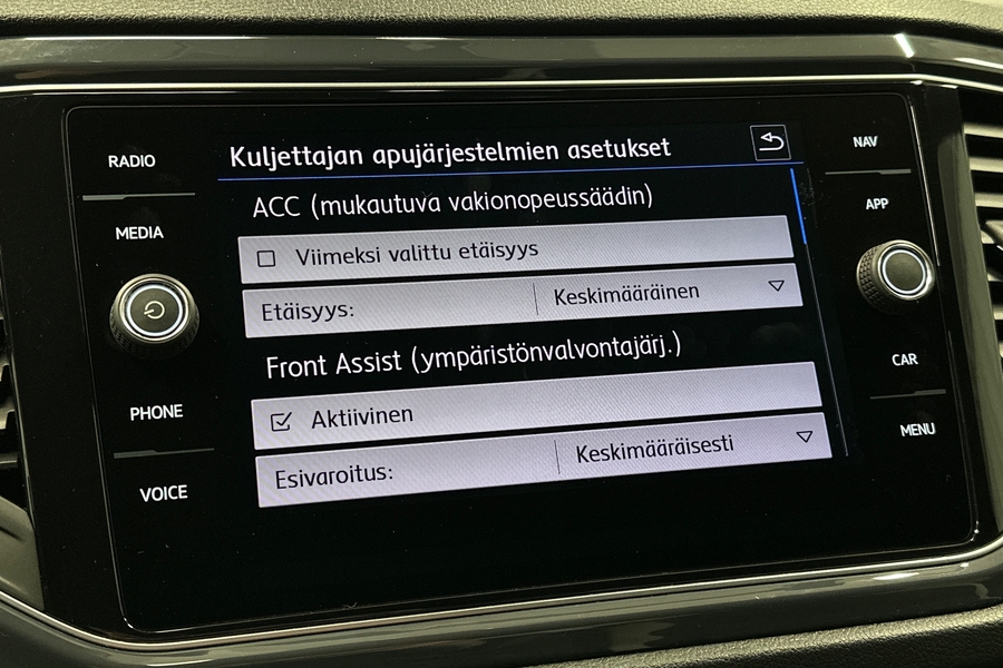 Volkswagen T-Roc vaihtoauto