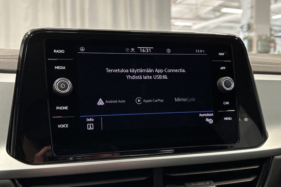 Volkswagen T-Roc vaihtoauto