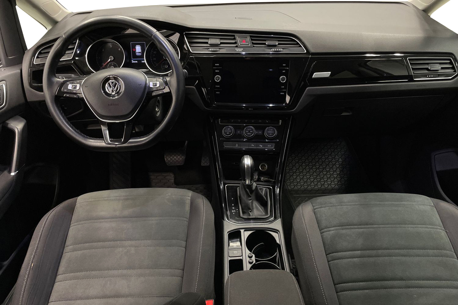 Volkswagen Touran vaihtoauto