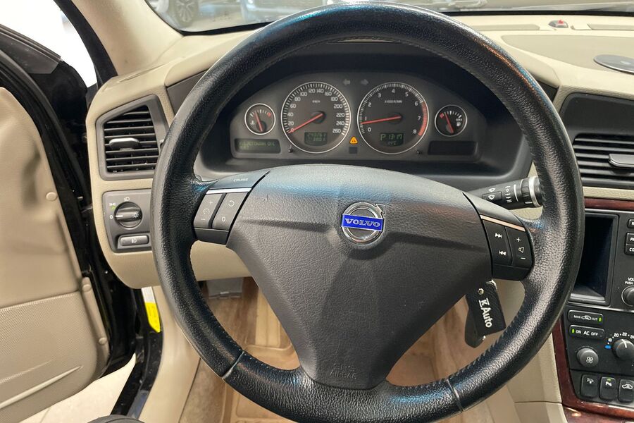 Volvo V70 vaihtoauto