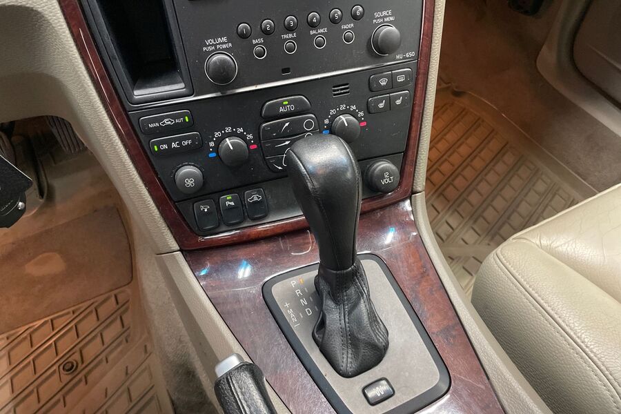 Volvo V70 vaihtoauto