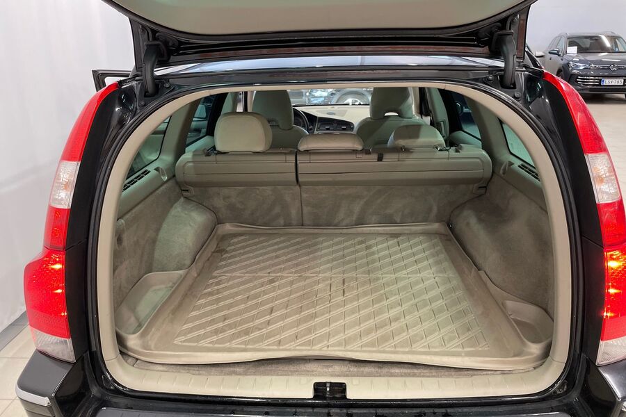 Volvo V70 vaihtoauto