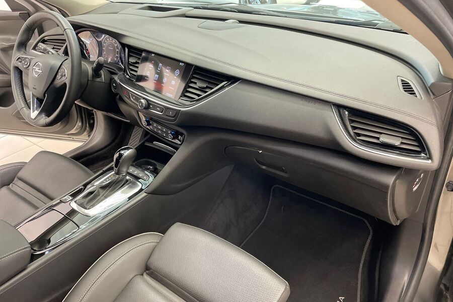 Opel Insignia vaihtoauto