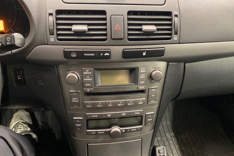 Toyota Avensis vaihtoauto