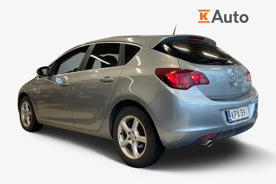 Opel Astra vaihtoauto