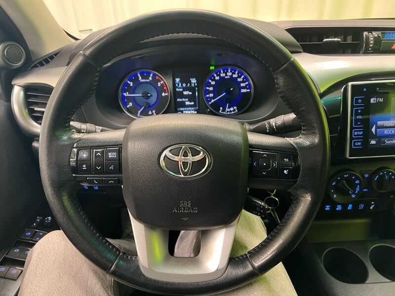Toyota Hilux vaihtoauto