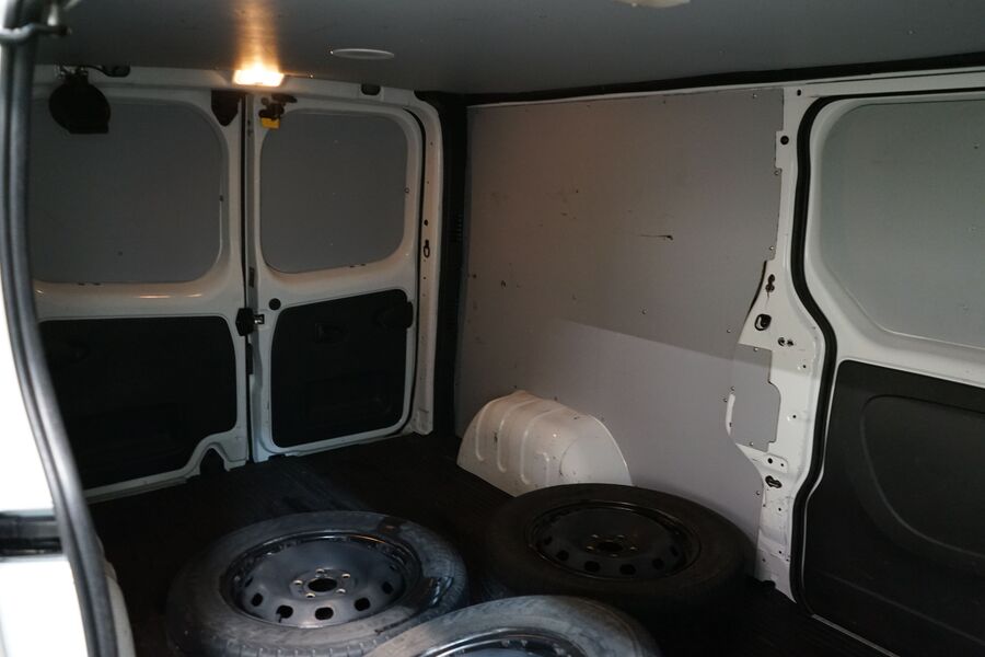 Opel Vivaro vaihtoauto