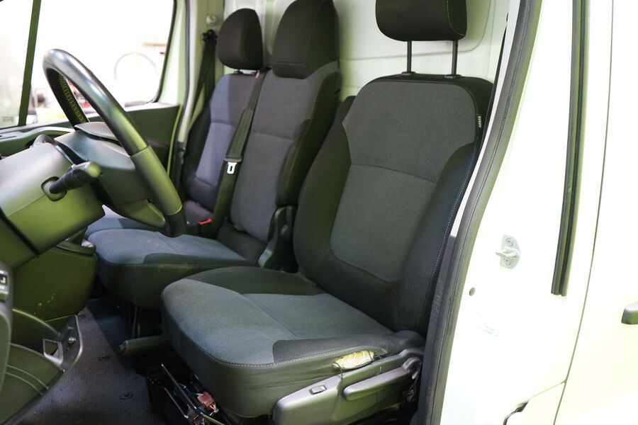 Opel Vivaro vaihtoauto