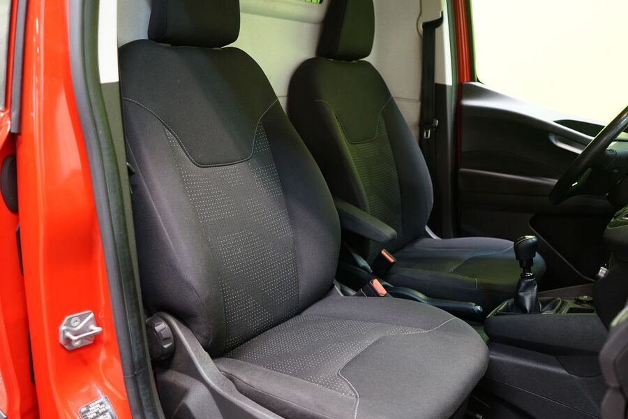 Ford Transit Courier vaihtoauto