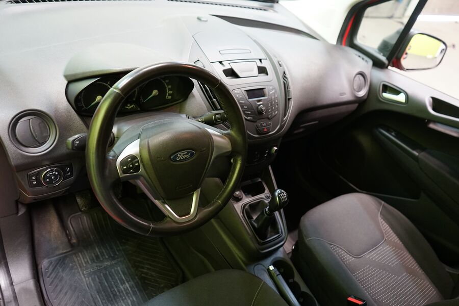 Ford Transit Courier vaihtoauto