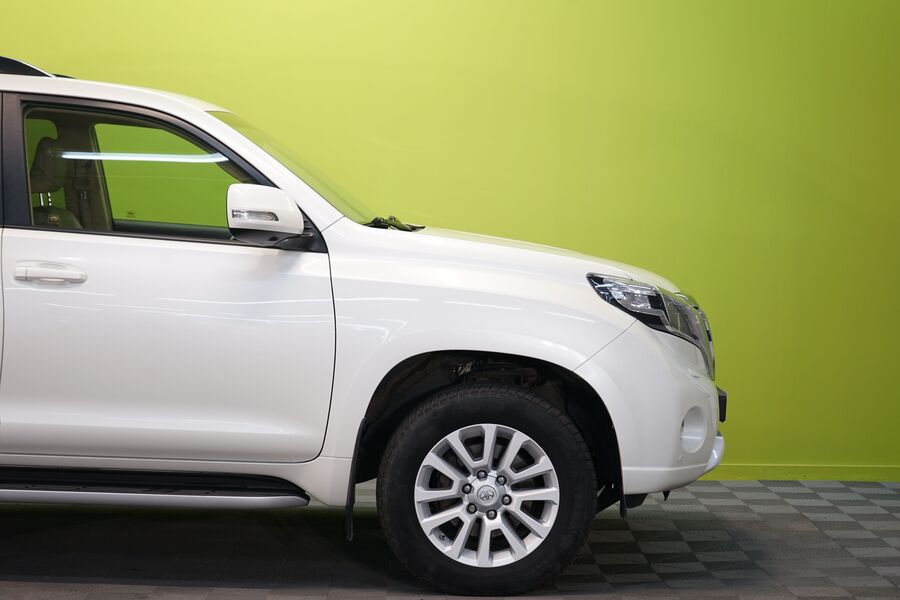 Toyota Land Cruiser vaihtoauto