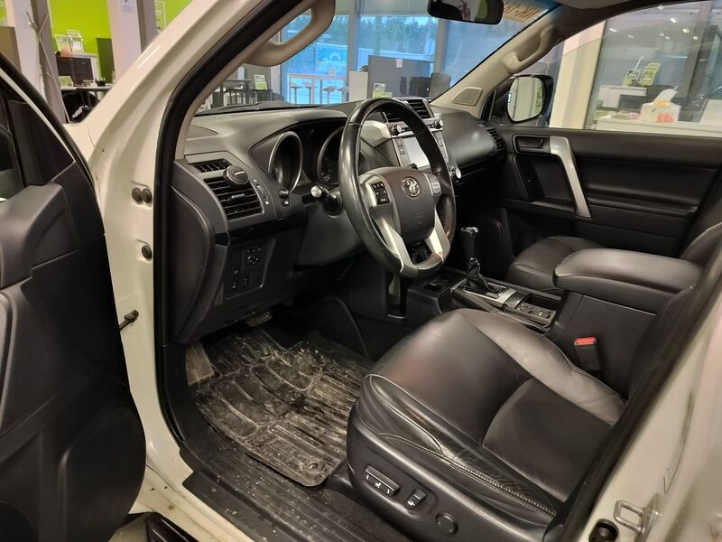 Toyota Land Cruiser vaihtoauto