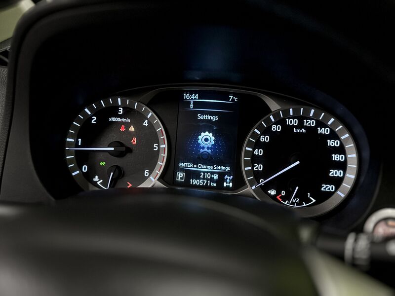 Nissan Navara vaihtoauto