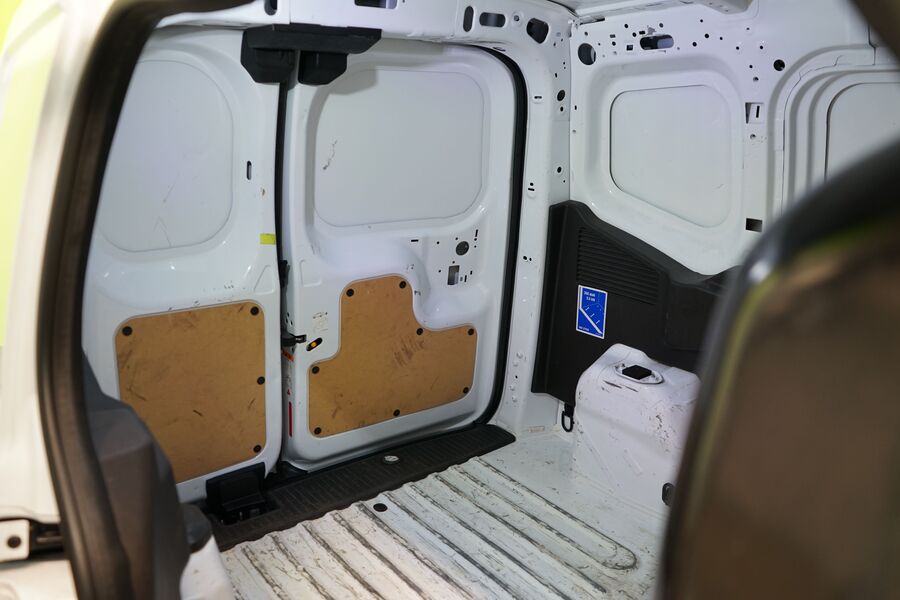 Ford Transit Courier vaihtoauto