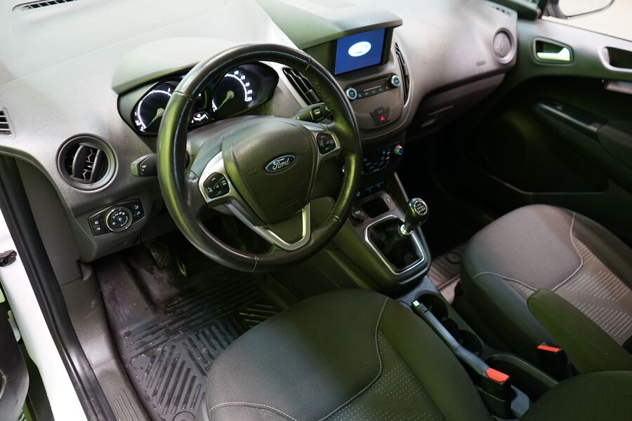 Ford Transit Courier vaihtoauto