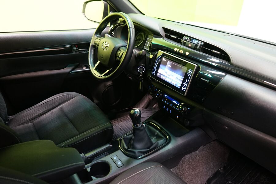 Toyota Hilux vaihtoauto