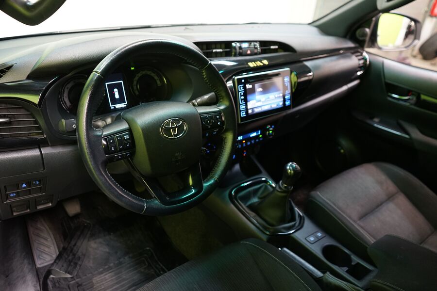 Toyota Hilux vaihtoauto
