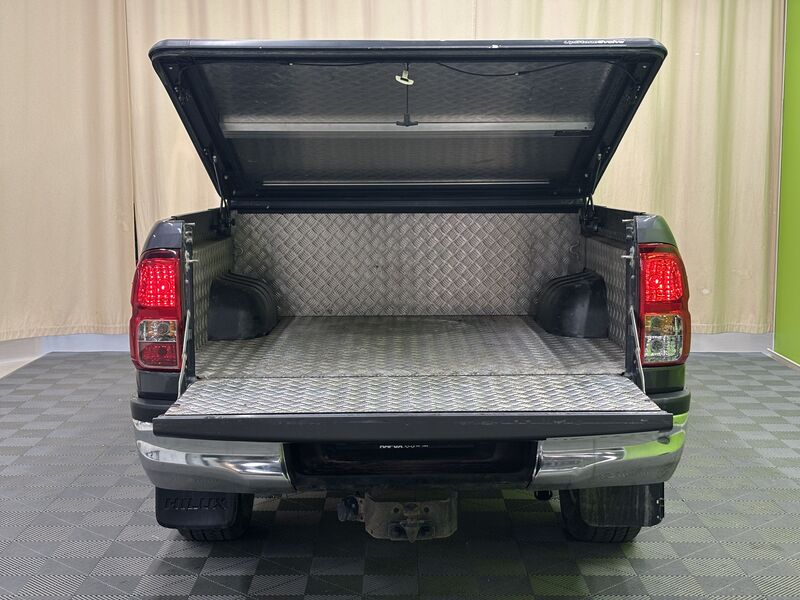 Toyota Hilux vaihtoauto