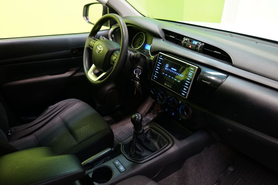 Toyota Hilux vaihtoauto