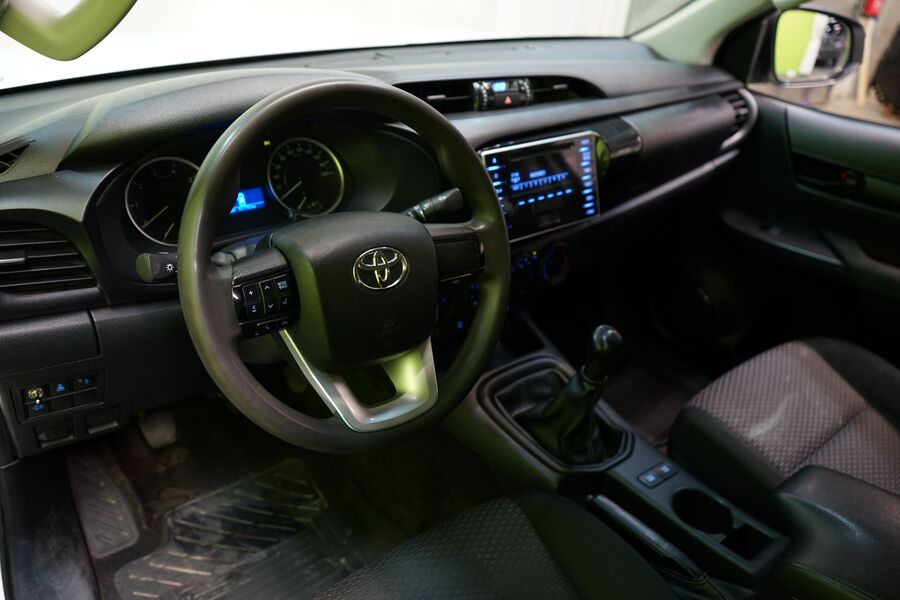 Toyota Hilux vaihtoauto