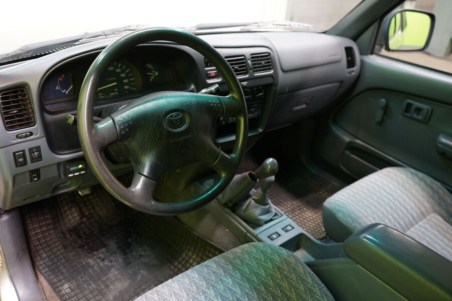 Toyota Hilux vaihtoauto