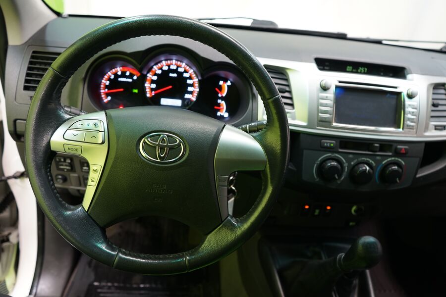 Toyota Hilux vaihtoauto