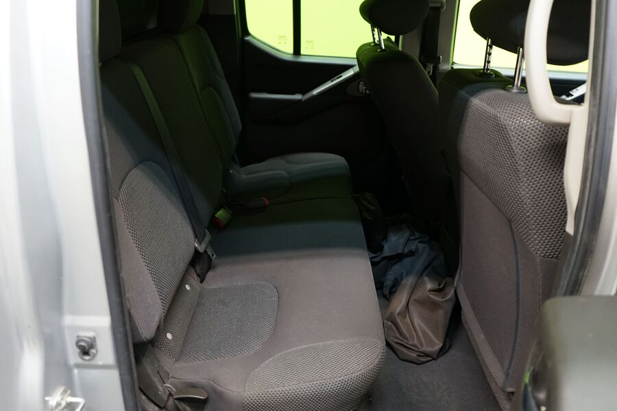 Nissan Navara vaihtoauto