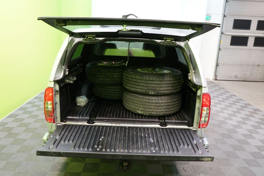 Nissan Navara vaihtoauto