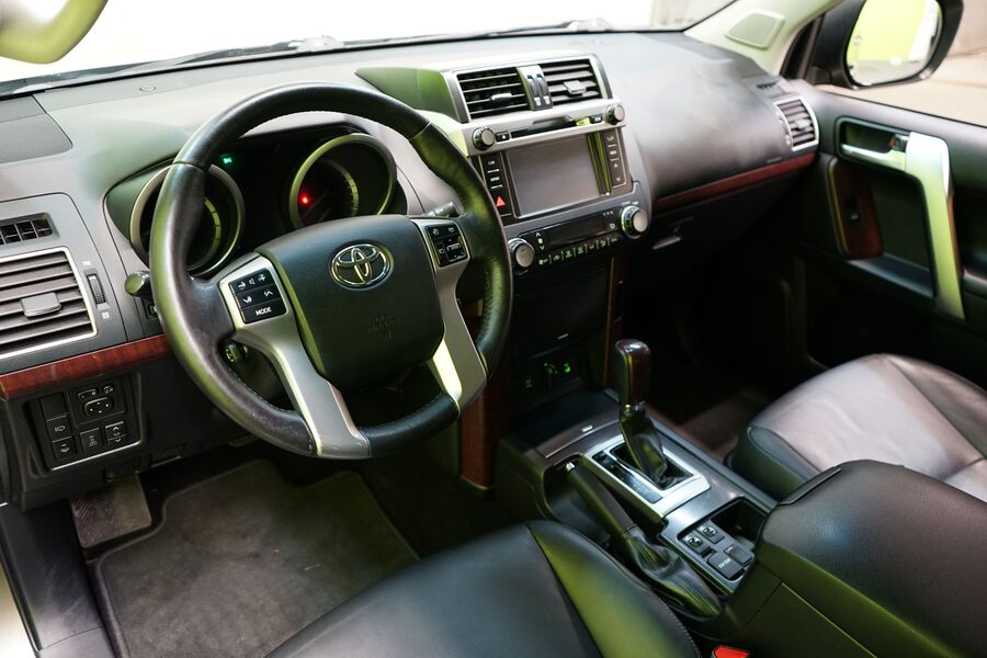 Toyota Land Cruiser vaihtoauto