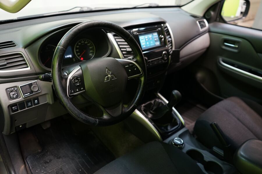 Mitsubishi L200 vaihtoauto