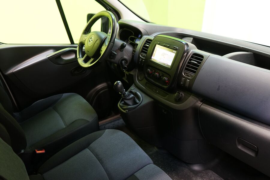 Opel Vivaro vaihtoauto