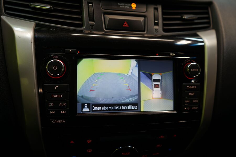 Nissan Navara vaihtoauto