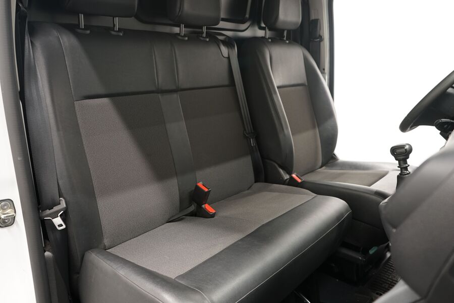 Opel Vivaro vaihtoauto