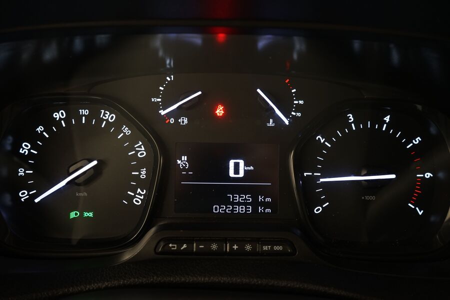 Opel Vivaro vaihtoauto