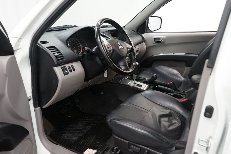 Mitsubishi L-200 vaihtoauto