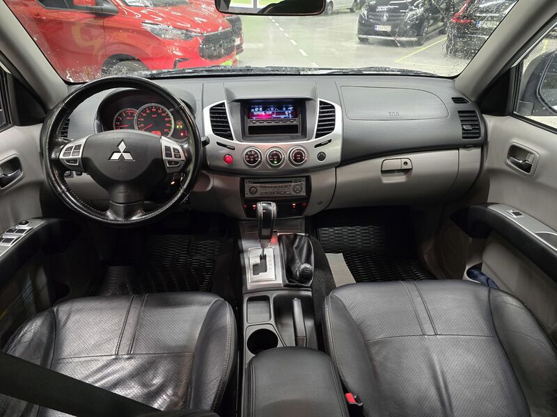 Mitsubishi L200 vaihtoauto